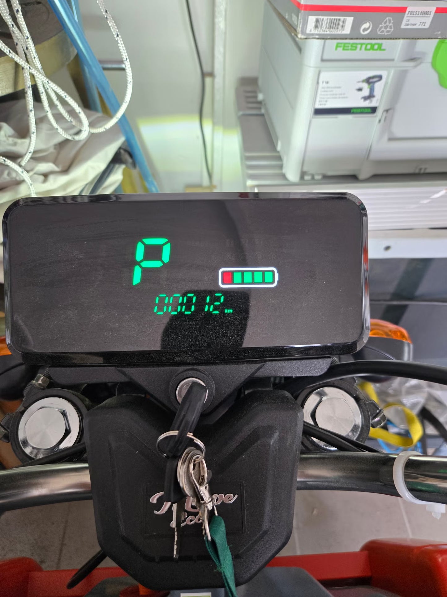 Begagnad NC09 45km/h registrerad som klass 1 moped.