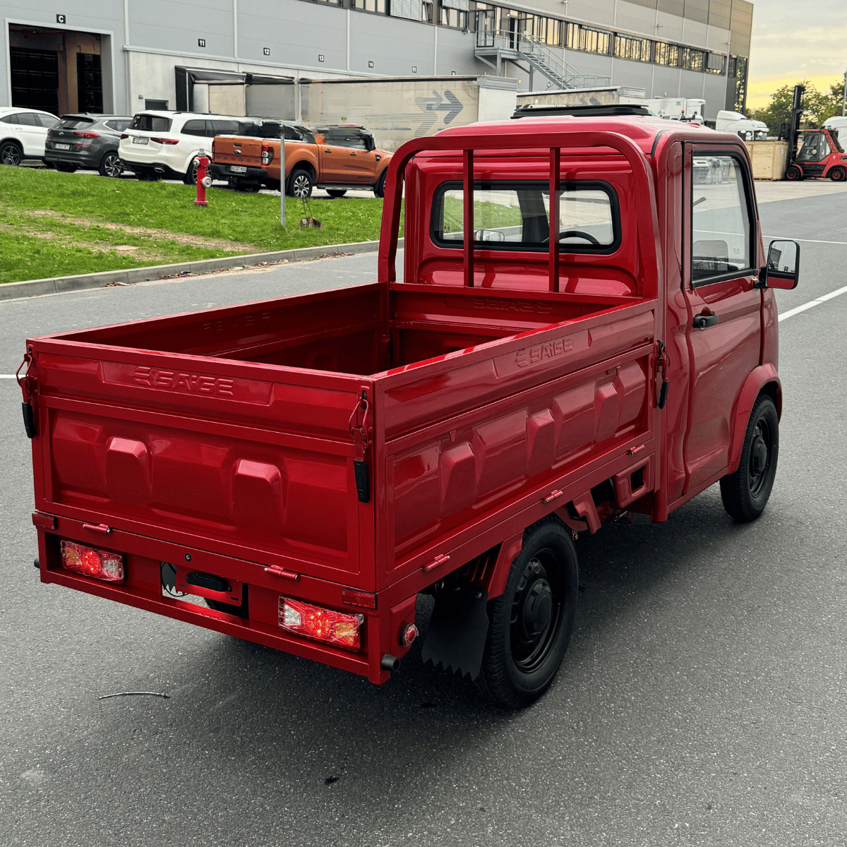 E-LOAD FYRHJULLIG PICKUP 40 KM/H 5,5kW